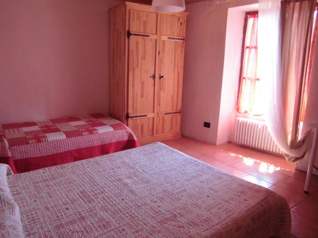 La Casa Antica Bed & Breakfast Pont-Saint-Martin Cameră foto